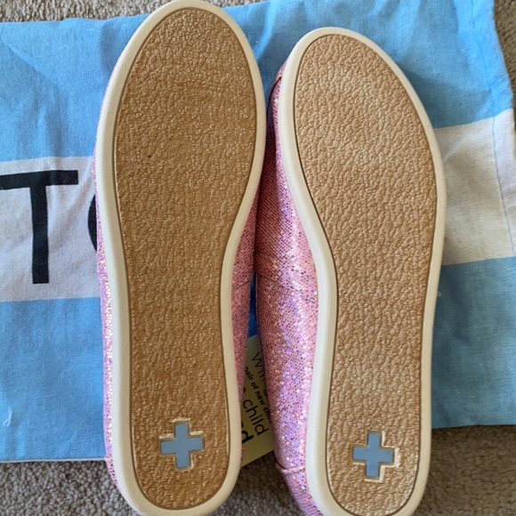 Pink Hologram Toms - Picture 3 of 5